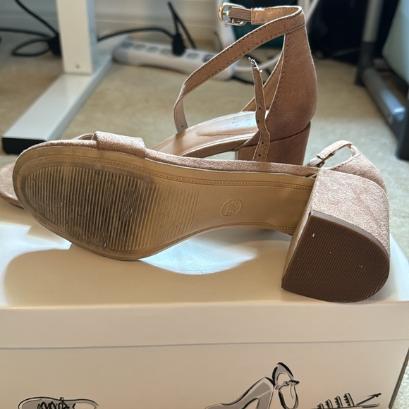 Nude heels - Picture 3 of 4